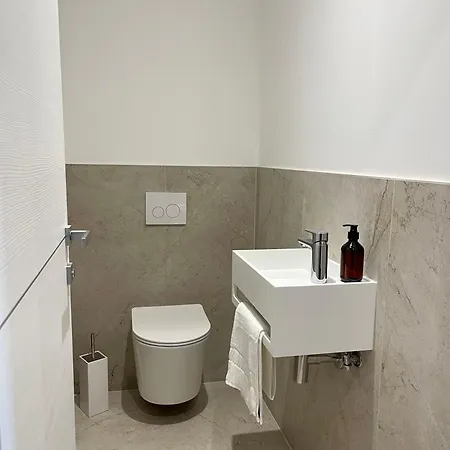 Cadiamare Apartman *